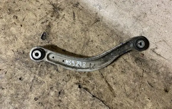 Rear upper control arm/wishbone