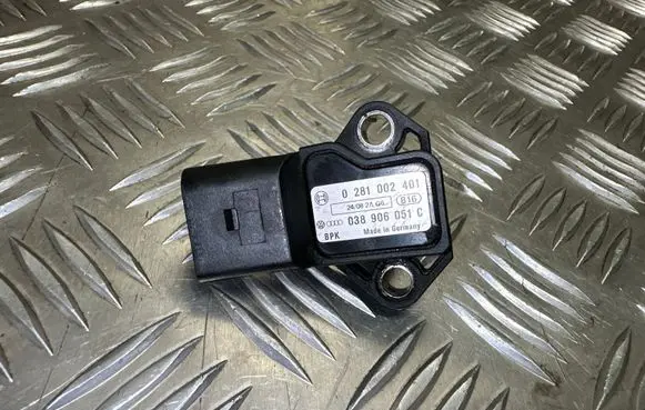 Volkswagen Tiguan Air pressure sensor 038906051C