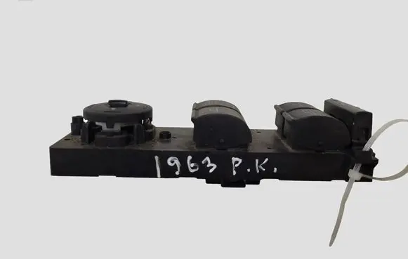 Ford C-MAX I Electric window control switch 3M5T14A132AE 03168103