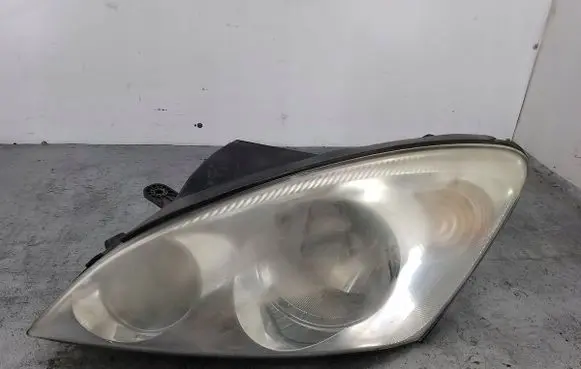 KIA Ceed Headlight/headlamp 92101-1H000