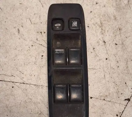 Nissan Primera Electric window control switch 25401AV640 120405N1 C8DD702N