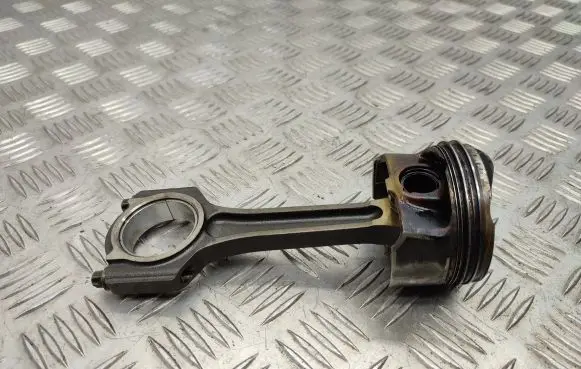 Ford B-MAX Piston with connecting rod