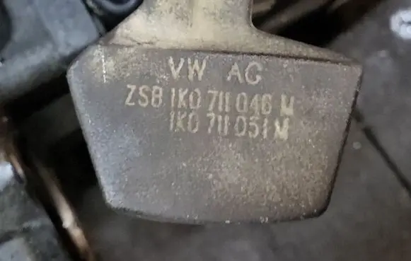 Volkswagen Golf V Manual 5 speed gearbox JCR