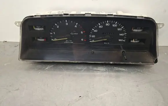 Toyota Hilux (N80, N90, N100, N110) Speedometer (instrument cluster) 83200360 769906882