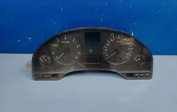 Audi A8 S8 D2 4D Speedometer (instrument cluster) 4D0919033M 110008639