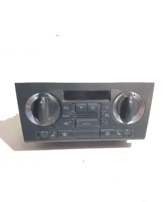 Audi A3 S3 8P Climate control unit 8P0820043N 2206018040