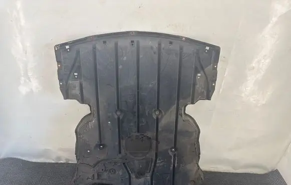 BMW 3 E90 E91 Engine splash shield/under tray 7059387