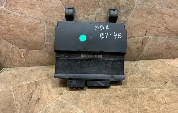 Mercedes-Benz SL R230 Seat control module A2308204426