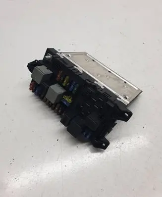 Mercedes-Benz CLS C219 Fuse module 2115457301 A420712700078