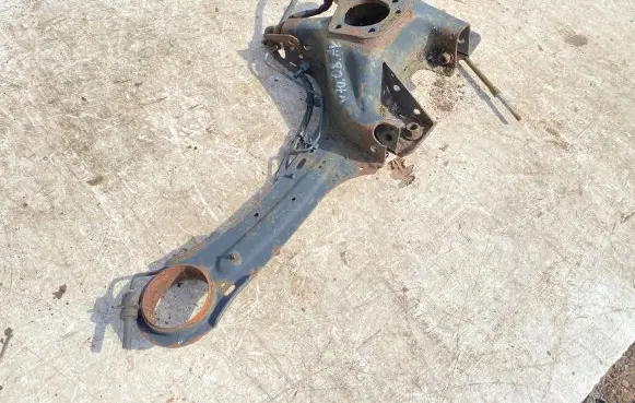Rear wheel hub spindle/knuckle