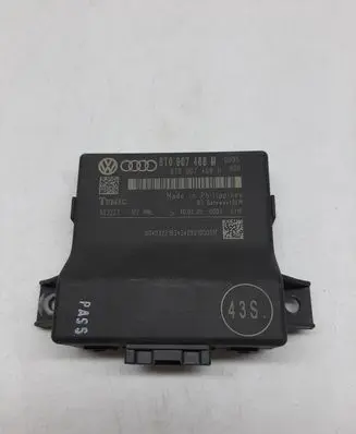 Audi A5 8T 8F Gateway control module 8T0907468M