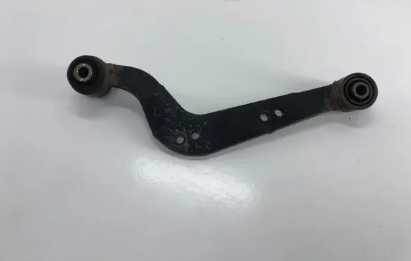 Toyota RAV 4 (XA40) Rear control arm