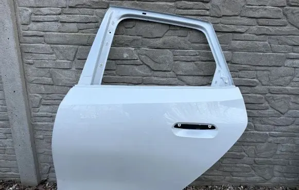 BMW 2 Active Tourer U06 Front door 