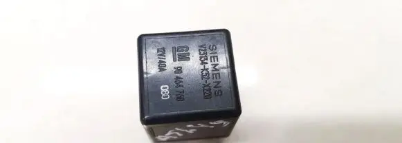 Opel Zafira A Other relay 90464760 v23134-k52-x220