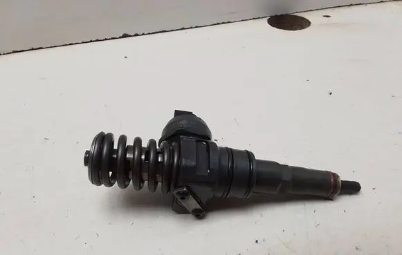 Volkswagen Caddy Fuel injector 038130073AG