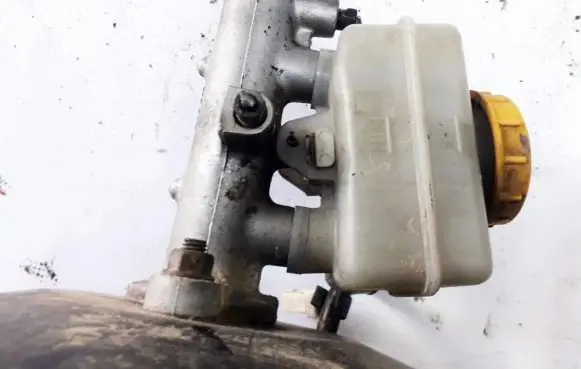 Subaru Legacy Master brake cylinder
