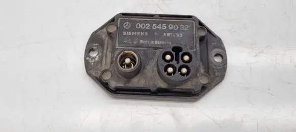 Mercedes-Benz W123 Ignition amplifier control unit 0025459032