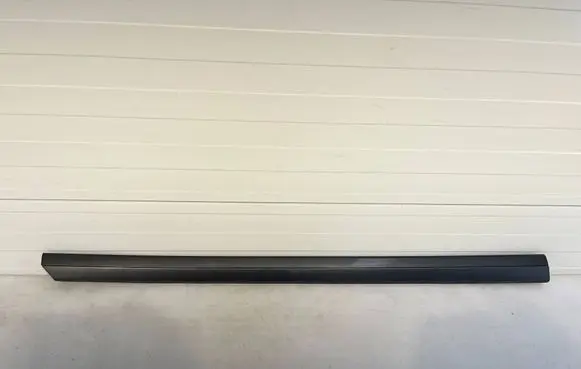 Volkswagen PASSAT B8 Front door trim (molding) 3G0854939B
