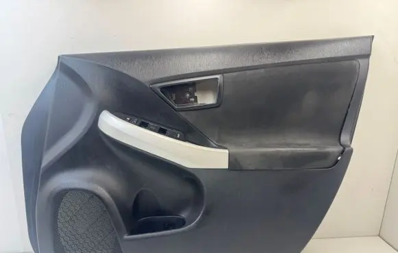 Toyota Prius (XW30) Front door card panel trim 67777X1B06