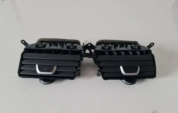 BMW 5 G30 G31 Dash center air vent grill 9329579