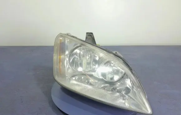 Ford C-MAX I Headlight/headlamp