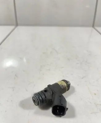 Volkswagen Golf IV Fuel injector 036906031M 2137A01444