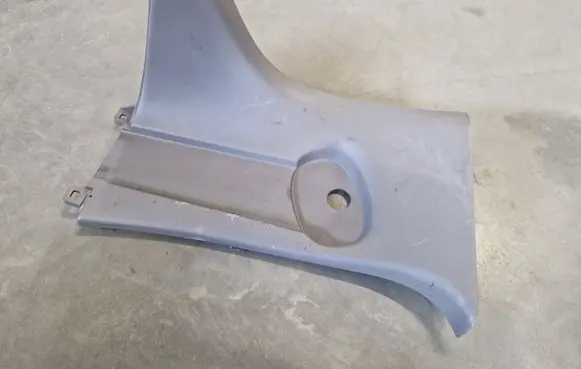Mitsubishi L200 (C) pillar trim MN123873