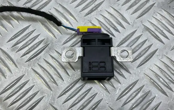 Audi A5 8T 8F Battery relay fuse 4F0915519 8T0972571