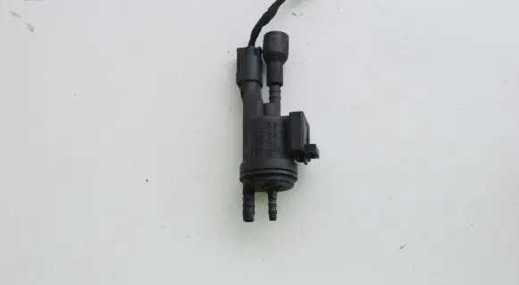 Mercedes-Benz CL C215 Turbo solenoid valve 0025401497