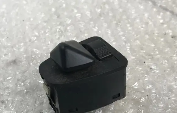 BMW 3 E46 Wing mirror switch 8373691