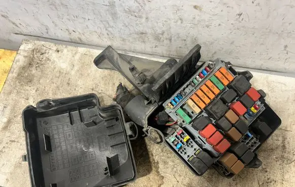 Iveco Daily 5th gen Fuse box set 5801381280