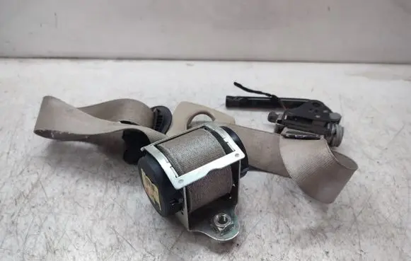 BMW 5 F10 F11 Front seatbelt 610126300B