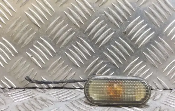 Volkswagen Golf IV Front fender indicator light 3B0949117C