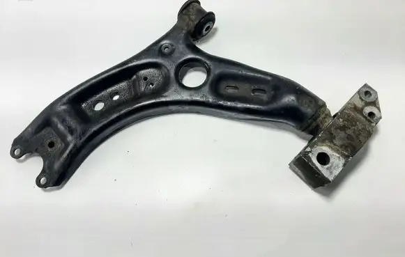 Volkswagen PASSAT B7 Front lower control arm/wishbone 