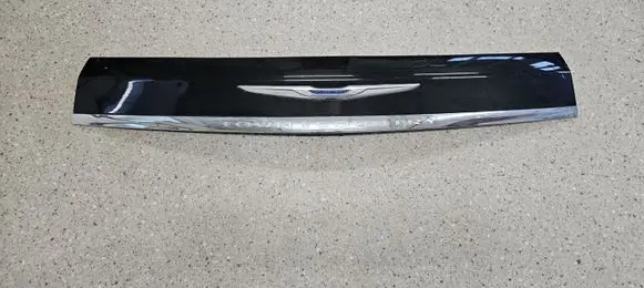 Chrysler Town u0026 Country V Tailgate trim 1SP16TRMA DX30668 1SN16TRMA