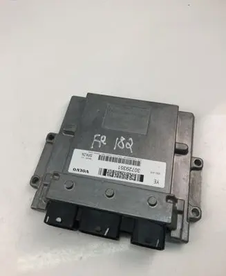 Volvo V70 Engine control unit/module 30729351