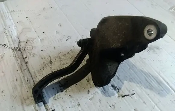 Volkswagen Golf V Gearbox mounting bracket 1K0199117