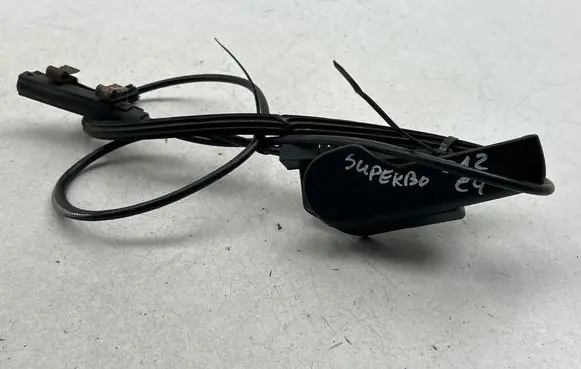 Skoda Superb B6 (3T) Engine bonnet (hood) release handle 