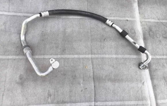 Land Rover Evoque II Air conditioning (A/C) pipe/hose K8D219N602AB