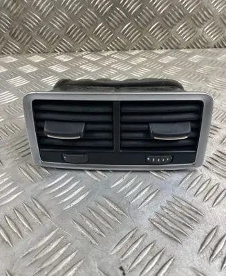 Audi Q7 4L Rear air vent grill 4L0819203K