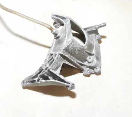 Peugeot 208 Engine mounting bracket 9672309780 c4003441se