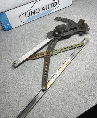 BMW 5 E28 Front door manual window regulator 1867904