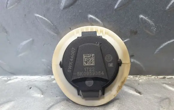 Volkswagen Jetta VI Airbag deployment crash/impact sensor 5K0959354