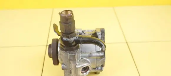 Audi TT Mk1 Power steering pump 8N0145154A BAM