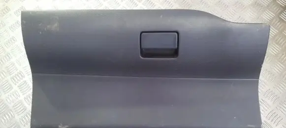 Glove box