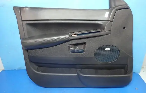 Jeep Grand Cherokee (WK) Front door trim bar 