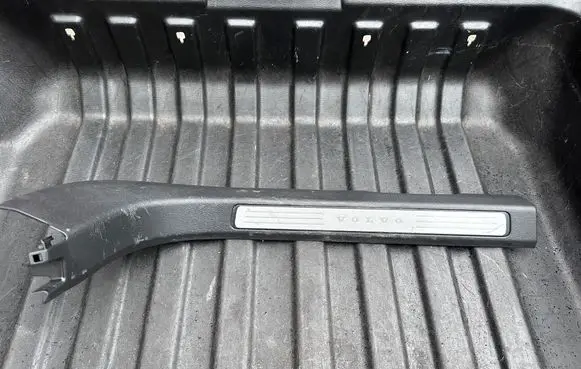 Volvo V60 Front sill trim cover 32229886 31468380 31463458