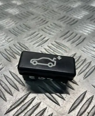 BMW 7 E65 E66 Tailgate/boot open switch button 8375580