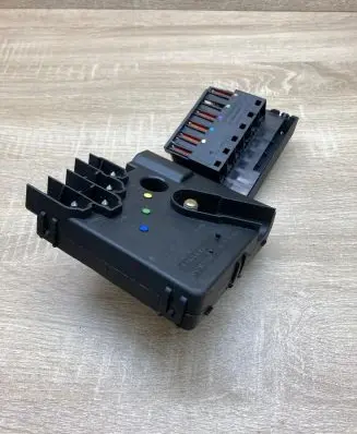Mercedes-Benz E W211 Fuse module 2115461141
