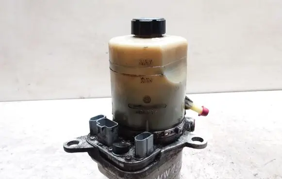 Ford Focus C-MAX Power steering pump 3M513K514DG